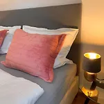 Fuer Gruppen Und Familien - Grosse Naehe Stadtpark, 4 Schlafzimmer, 2 Baeder, Terrasse, Parkplatz