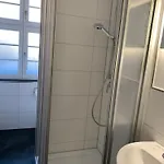 Fuer Gruppen Und Familien - Grosse Naehe Stadtpark, 4 Schlafzimmer, 2 Baeder, Terrasse, Parkplatz דירה *