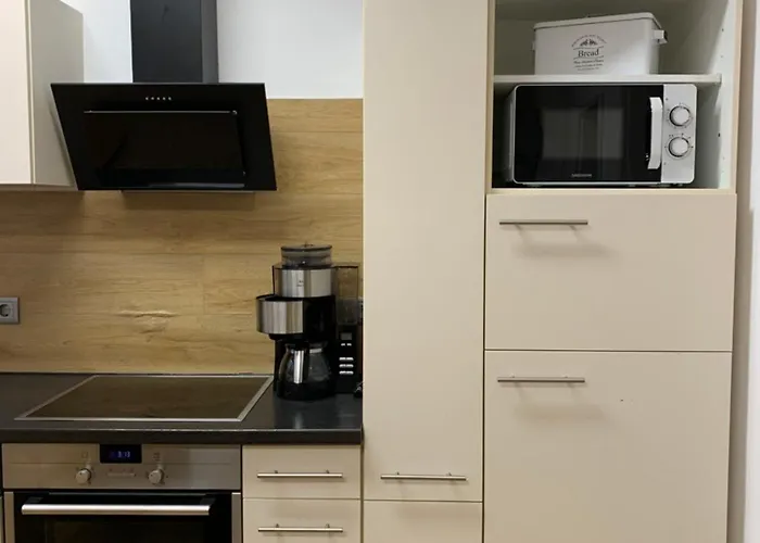 Für Gruppen Und Familien - Große Nähe Stadtpark, 4 Schlafzimmer, 2 Bäder, Terrasse, Parkplatz