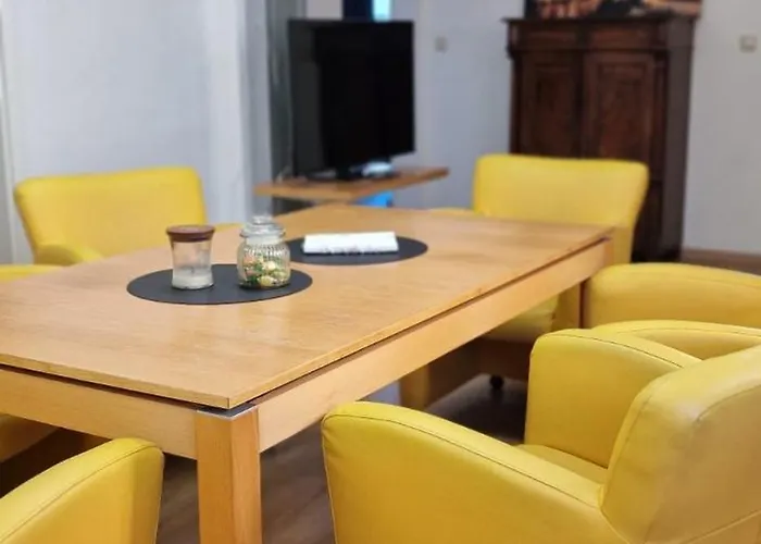 Fuer Gruppen Und Familien - Grosse Naehe Stadtpark, 4 Schlafzimmer, 2 Baeder, Terrasse, Parkplatz דירה ארפורט